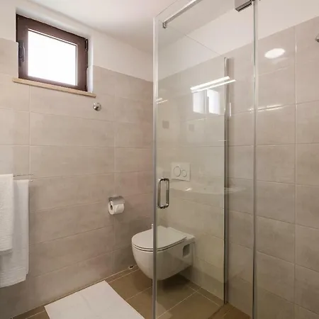 Lovric Lägenhet Pula