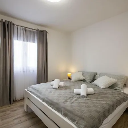Lovric Apartment *